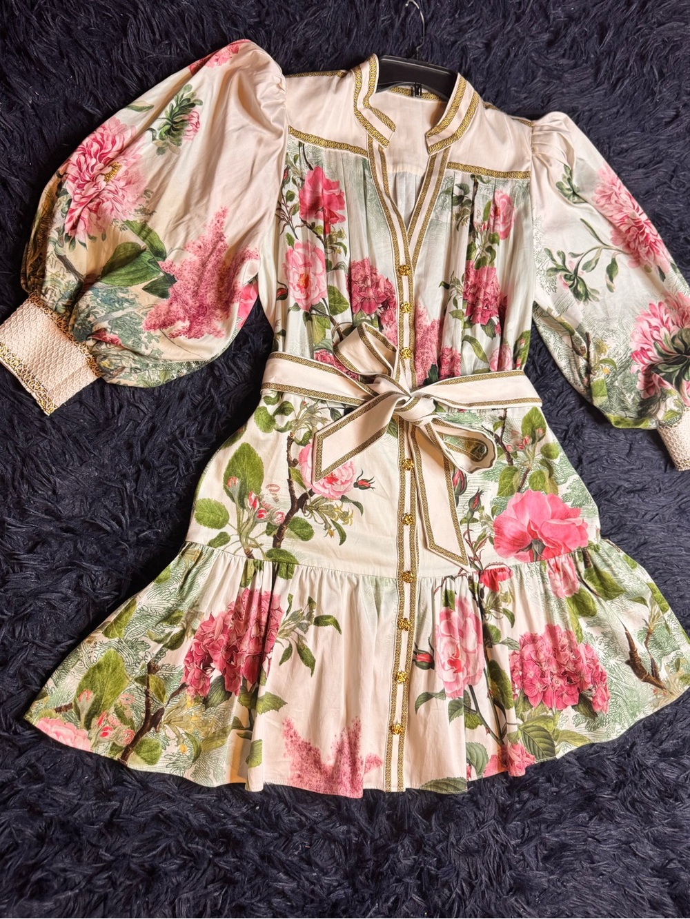 NWOT Alice + Olivia Cora Voluminous Tiered Mini Shirtdress. Size L
